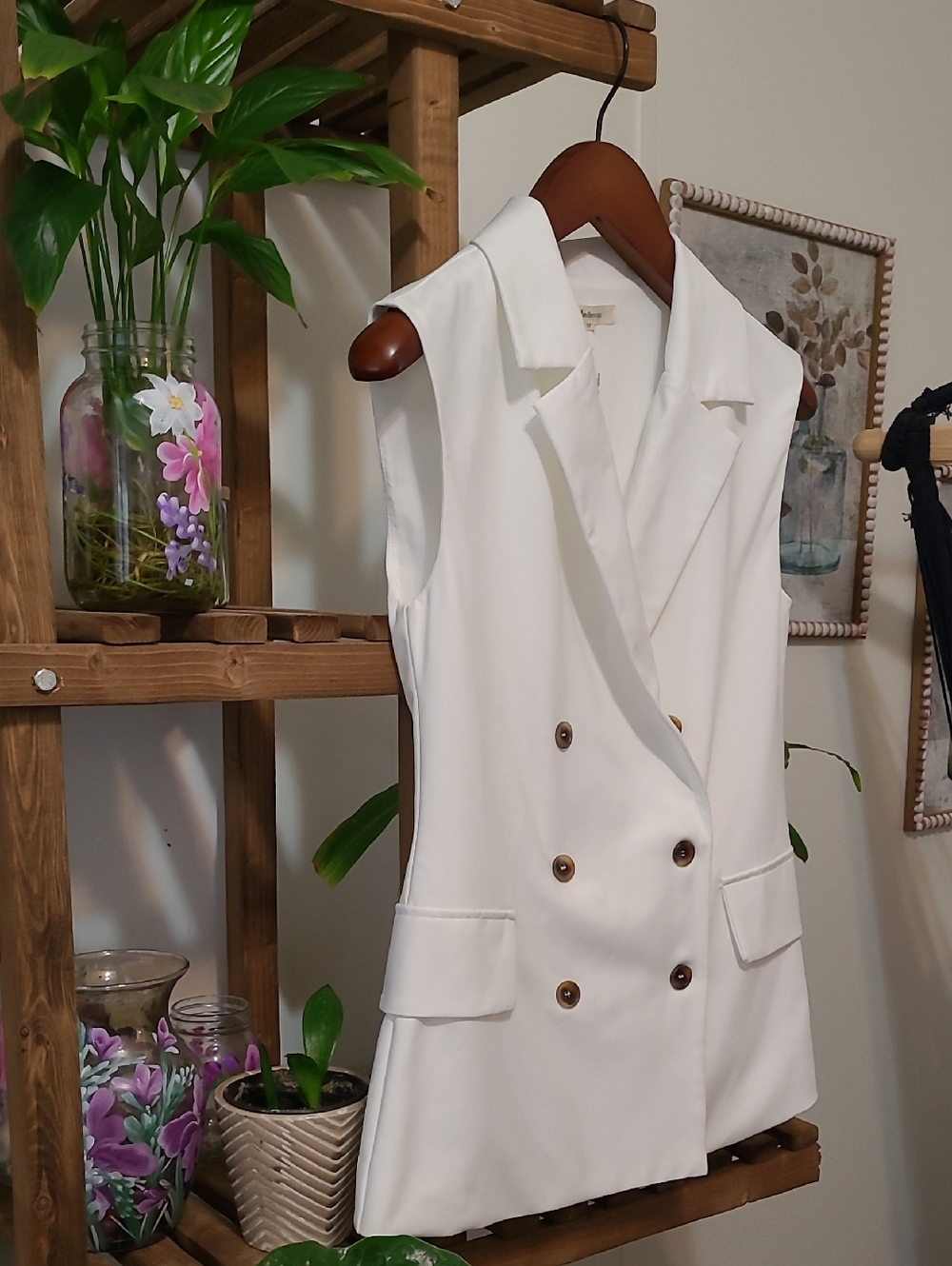 Tailored Ivory Vest - Picture 2 of 6